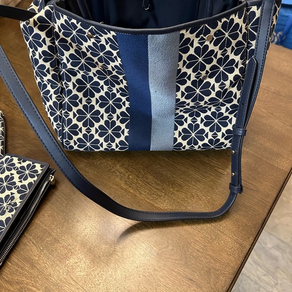 Coach tote with matching wallet and pouch - Picture 5 of 6